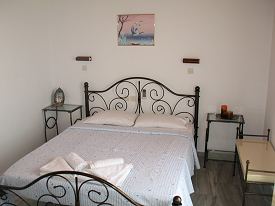Accommodation in Ios - Manthos Place rooms and apartments